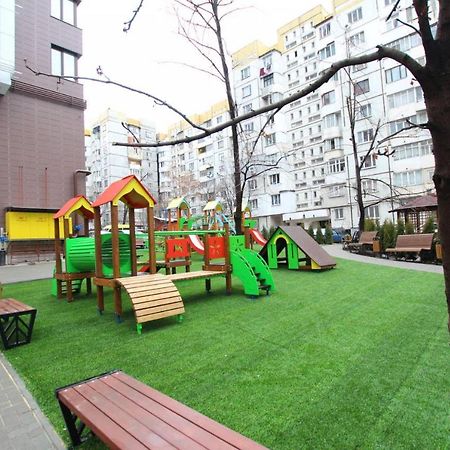 Sky House Central Apartment Kisinyov Kültér fotó