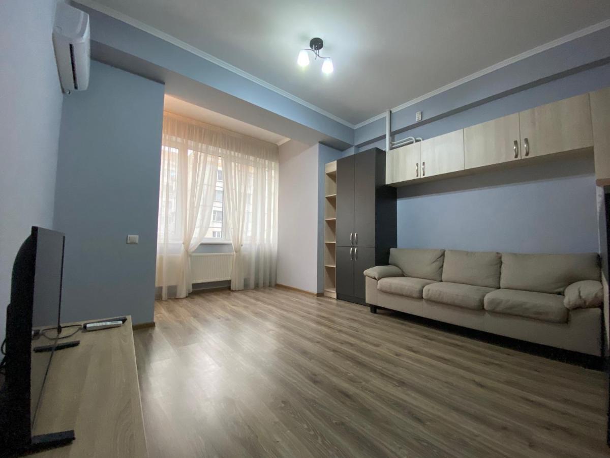 Sky House Central Apartment Kisinyov Kültér fotó