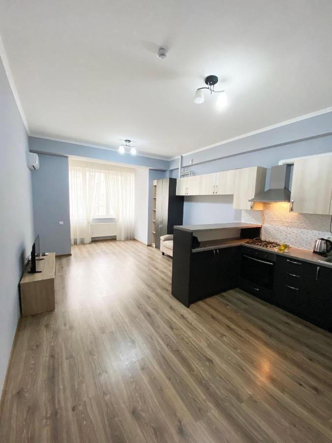 Sky House Central Apartment Kisinyov Kültér fotó