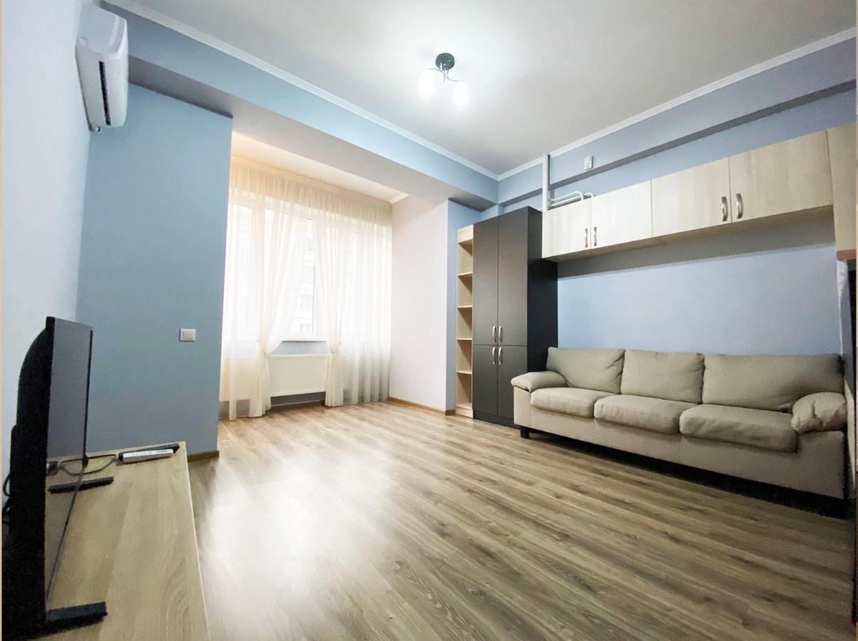 Sky House Central Apartment Kisinyov Kültér fotó